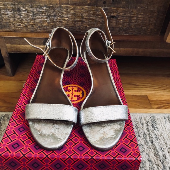 Tory Burch Savannah wedge ! - Picture 6 of 7